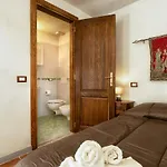 Viktoria & Andras Villa Tredozio