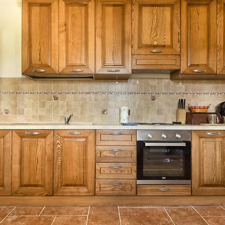 Viktoria & Andras Villa Tredozio