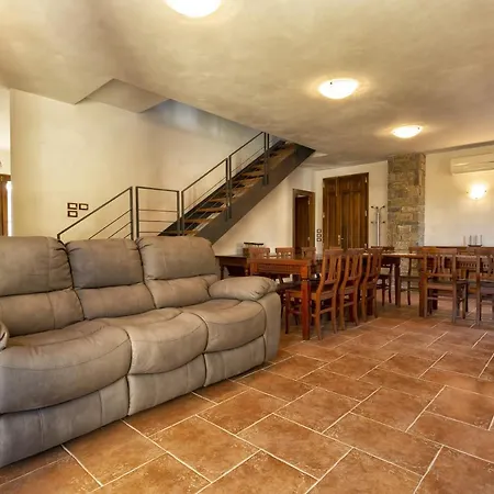 Viktoria & Andras Villa